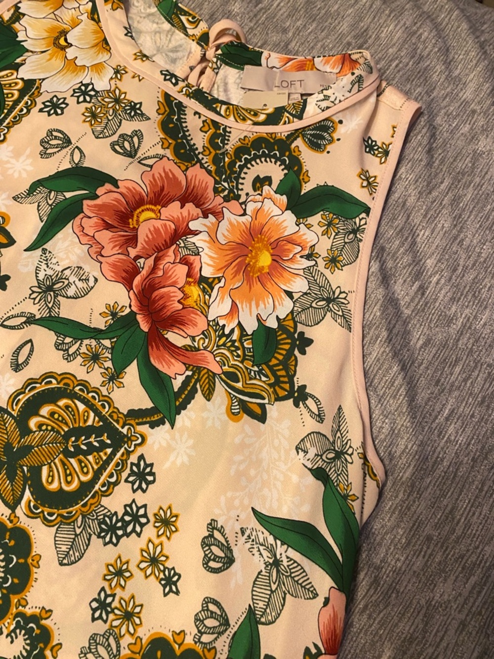 NWT Loft Floral Sleeveless Blouse Womens Petite Large Pull Over w/ Tie Back - Picture 3 of 11
